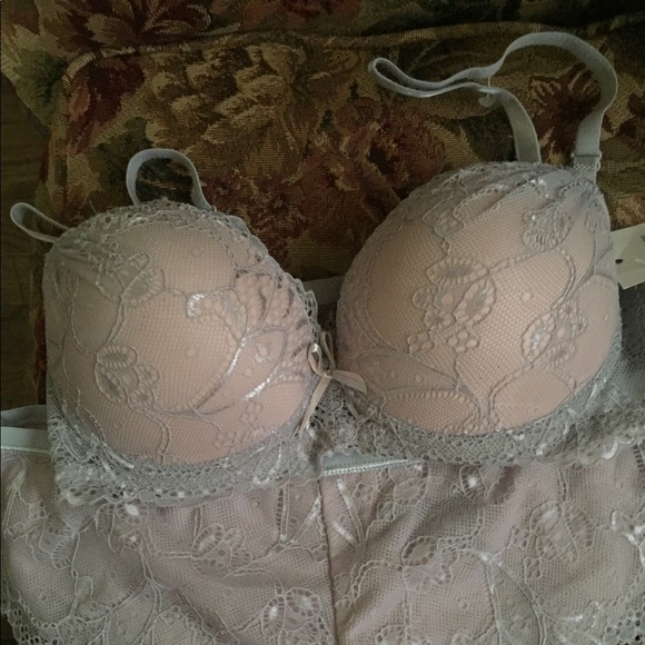 Bra&panty sets. 2/14 buy a set receive a panty. - Picture 8 of 8